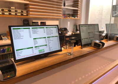 Digitale menuborden en Signage voor Coffeeshop Roots Amersfoort